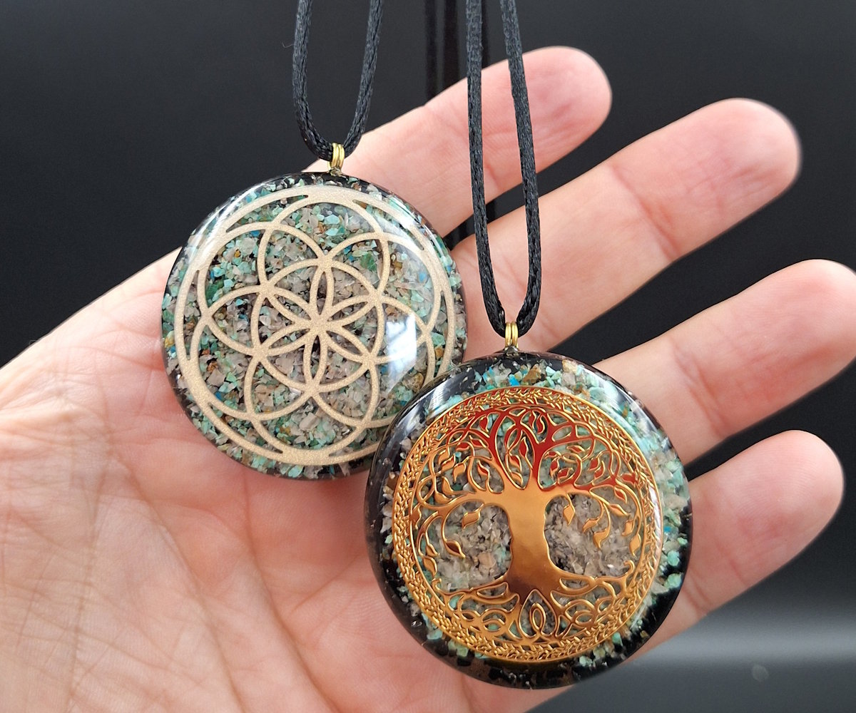 **Orgonitni obesek  Lunin kamen in Krizokola