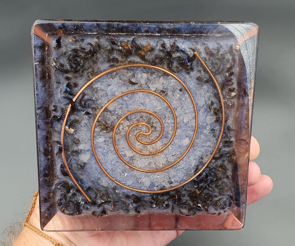 Orgonit piramida, lapis lazuli, za prebujene zavesti, roa ivljenja 